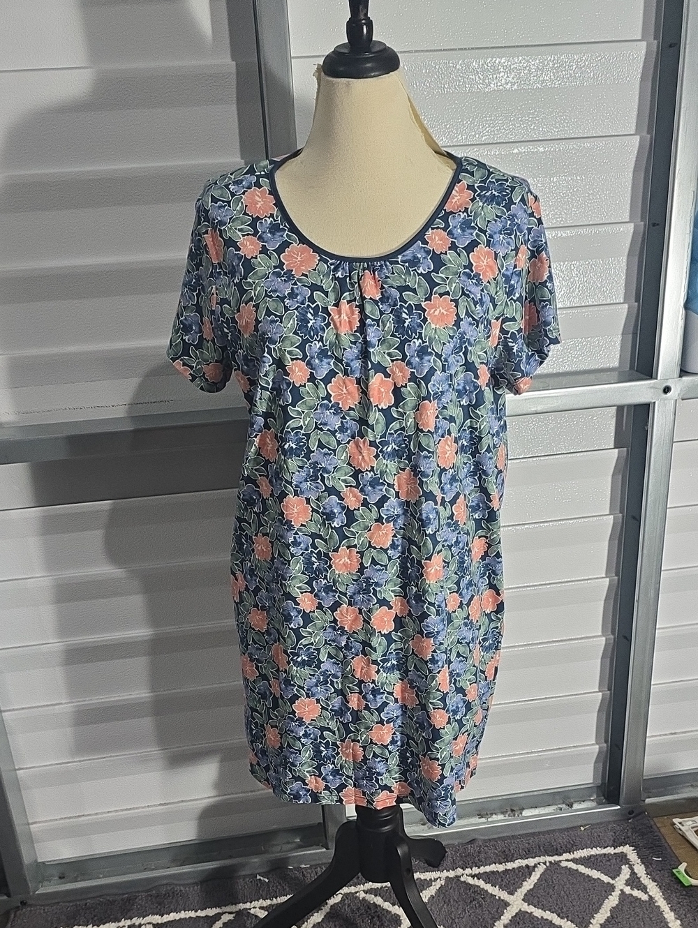 L.L. Bean Navy Floral Cotton Nightshirt with Pink And Blue Blossoms Size 1X PLUS